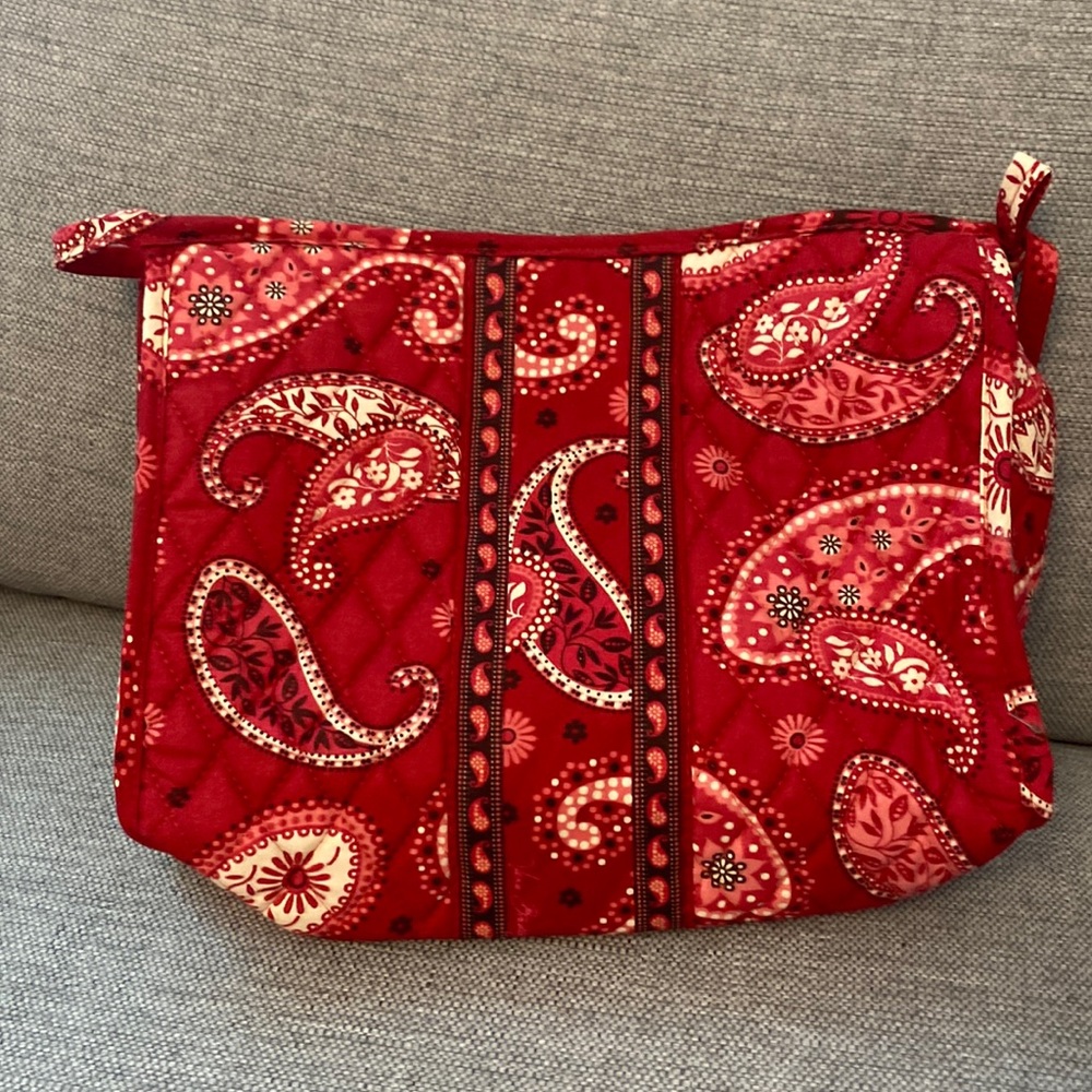 🥰Vera Bradley red toiletry bag